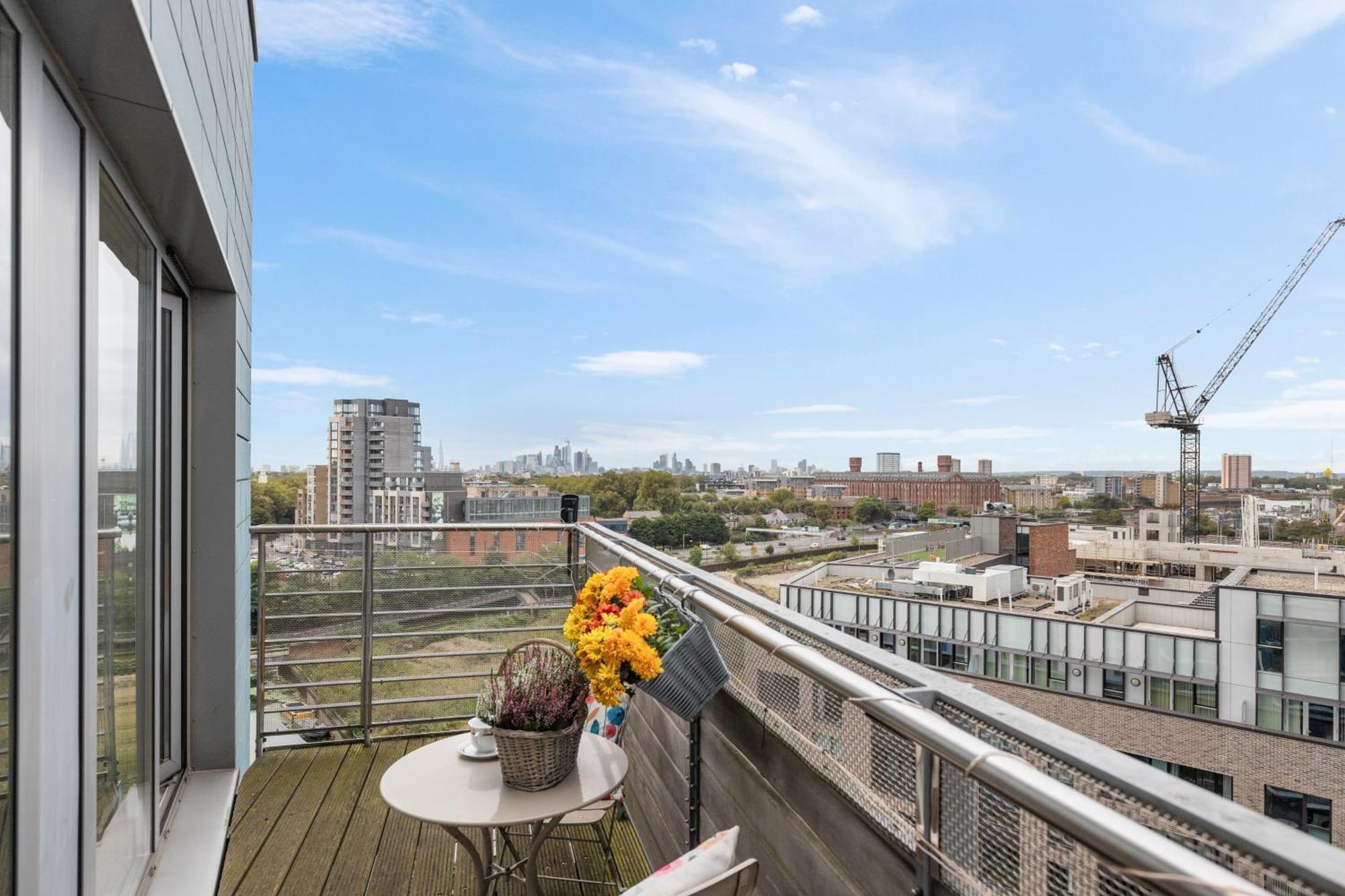 Stratford Skyview Apartment Лондон Экстерьер фото