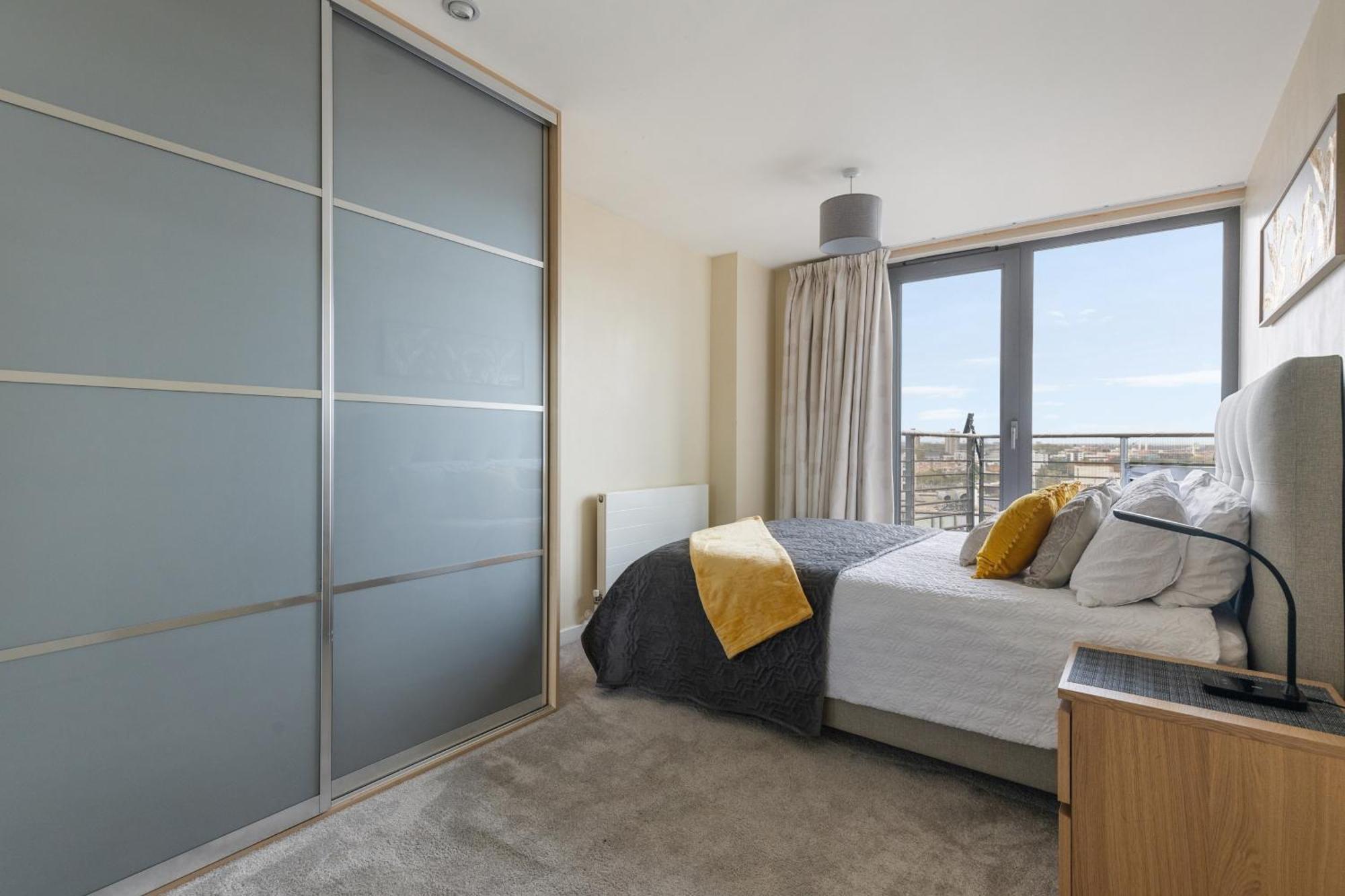 Stratford Skyview Apartment Лондон Экстерьер фото